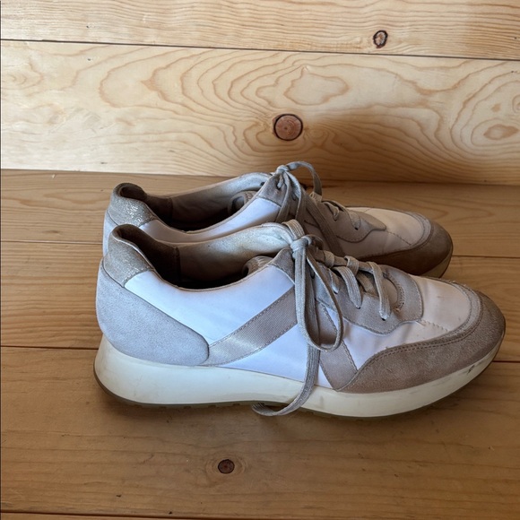 Munro Piper Women's Sneakers in White and Tan - Picture 6 of 8